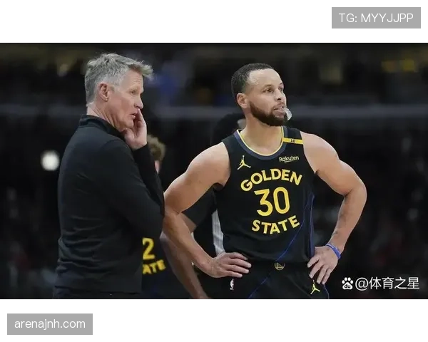 汤普森无球跑动接库里传球提升空位三分效率